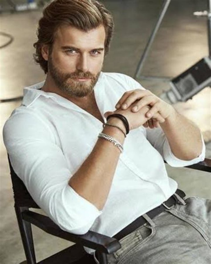 Who is Kıvanç Tatlıtuğ: Biography, Net Worth & more