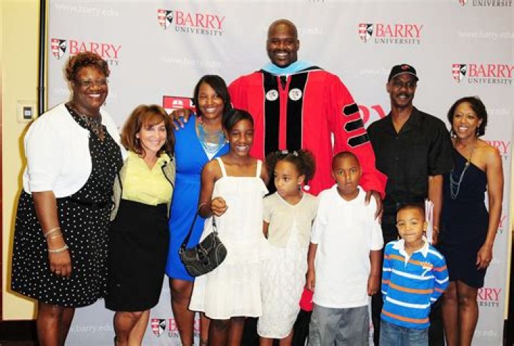 Who Is Shaquille Leonard Son?