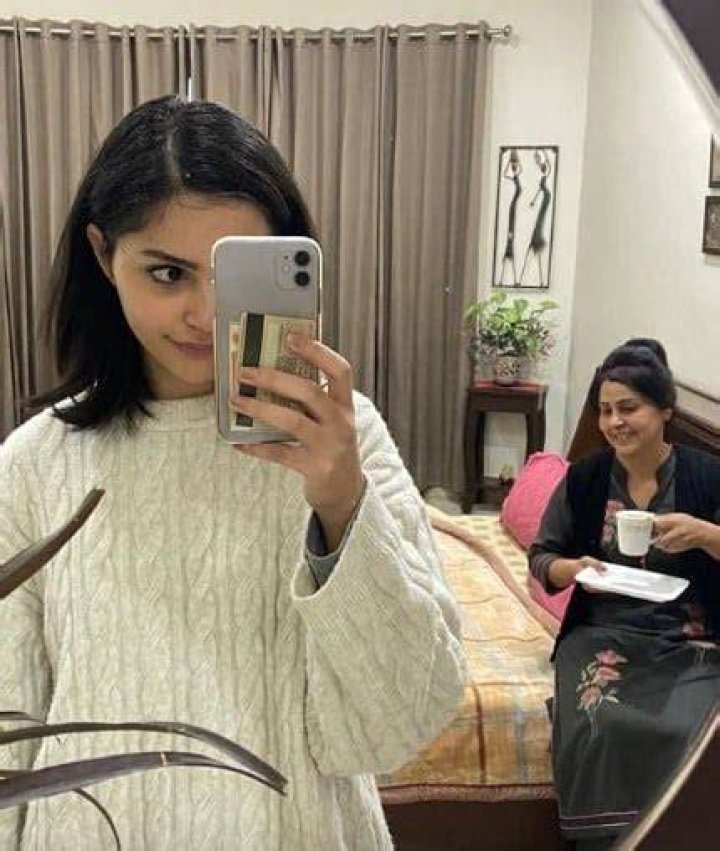 Who Is Sukhjit Athwal? Kashe Quest Mother Age – Meet Her On Instagram