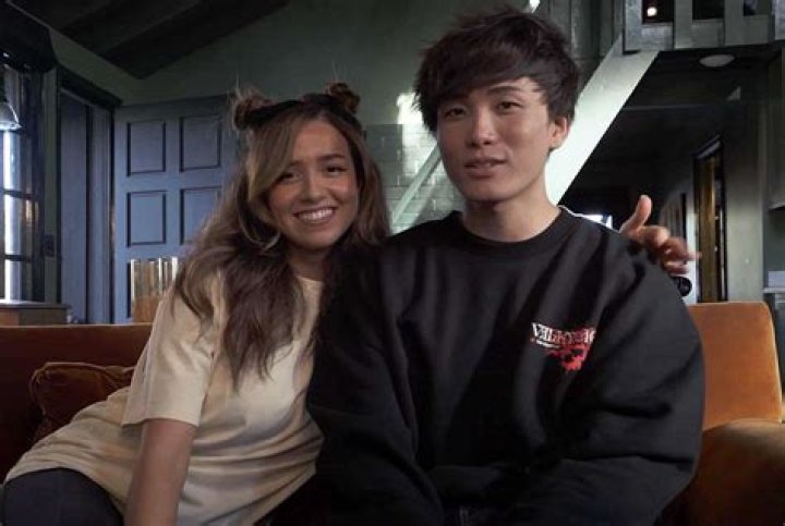 Who Is Valkyrae Partner?