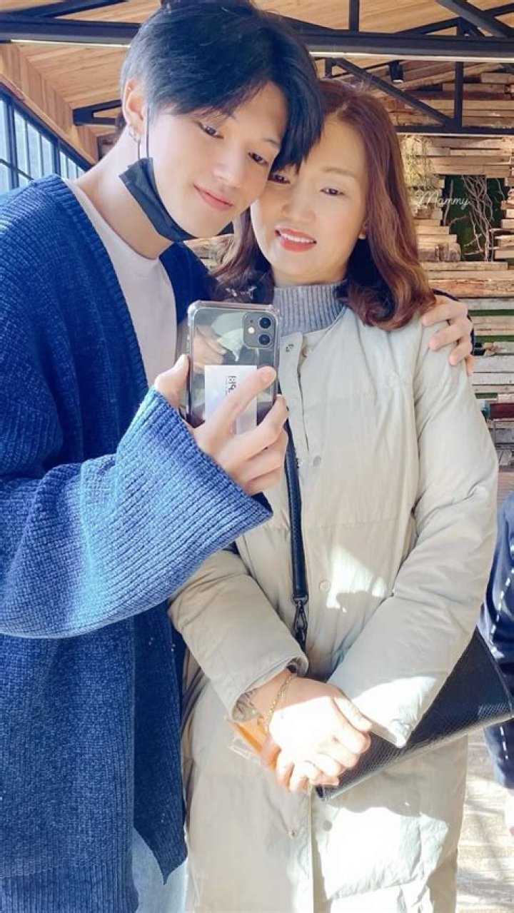 Wooyoung Parents: Who is Wooyoung’s father and mother?